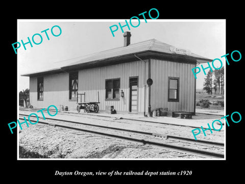 OLD LARGE HISTORIC PHOTO OF DAYTON OREGON, THE RAILROAD DEPOT STATION c1920