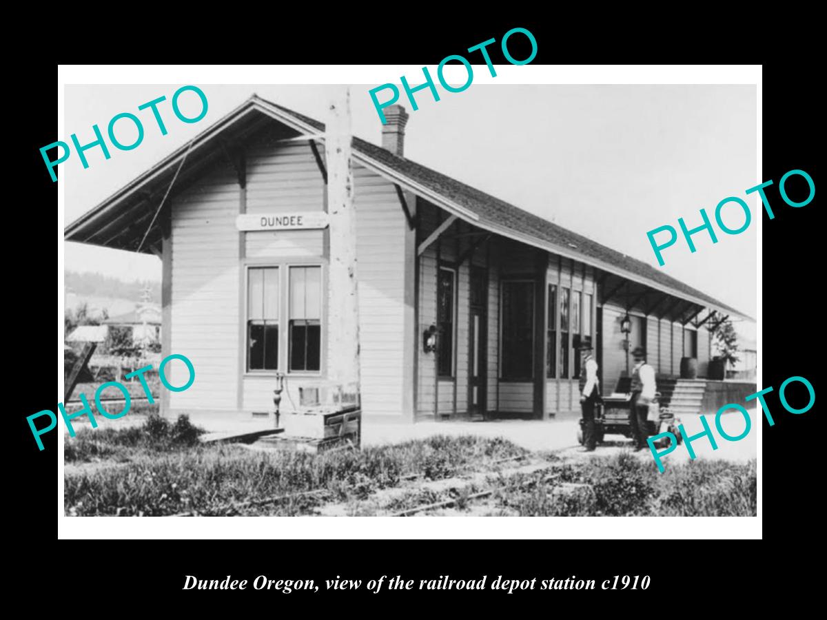 OLD LARGE HISTORIC PHOTO OF DUNDEE OREGON, THE RAILROAD DEPOT STATION c1910