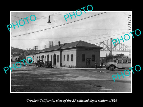 OLD LARGE HISTORIC PHOTO OF CROCKETT CALIFORNIA, THE RAILROAD DEPOT STATION 1920