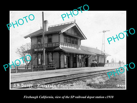 OLD LARGE HISTORIC PHOTO OF FIREBAUGH CALIFORNIA, RAILROAD DEPOT STATION c1910