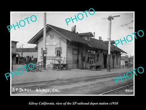 OLD LARGE HISTORIC PHOTO OF GILROY CALIFORNIA, THE RAILROAD DEPOT STATION c1910