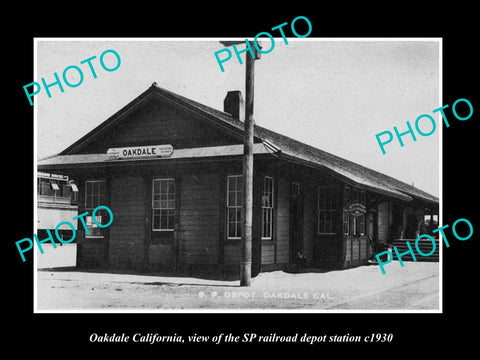 OLD LARGE HISTORIC PHOTO OF OAKDALE CALIFORNIA, THE RAILROAD DEPOT STATION c1930