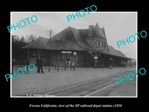 OLD LARGE HISTORIC PHOTO OF FESNO CALIFORNIA, THE RAILROAD DEPOT STATION c1910