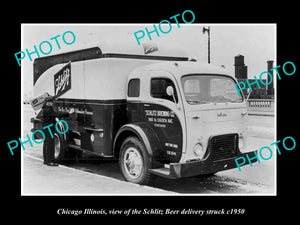 OLD LARGE HISTORIC PHOTO OF CHICAGO ILLINOIS, SCHLITZ BEER DELIVERY TRUCK c1950