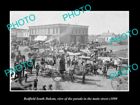 OLD LARGE HISTORIC PHOTO OF REDFIELD SOUTH DAKOTA, PARADE ON MIN STREET c1890