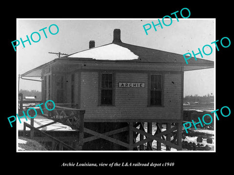 OLD LARGE HISTORIC PHOTO OF ARCHIE LOUISIANA, THE RAILROAD DEPOT STATION c1940