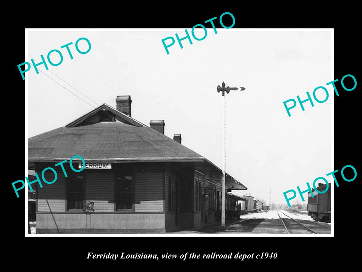 OLD LARGE HISTORIC PHOTO OF FERRIDAY LOUISIANA, THE RAILROAD DEPOT STATION c1940