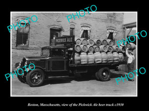 OLD LARGE HISTORIC PHOTO OF BOSTON MASSACHUSETTS, PICKWICK ALE BEER TRUCK c1930