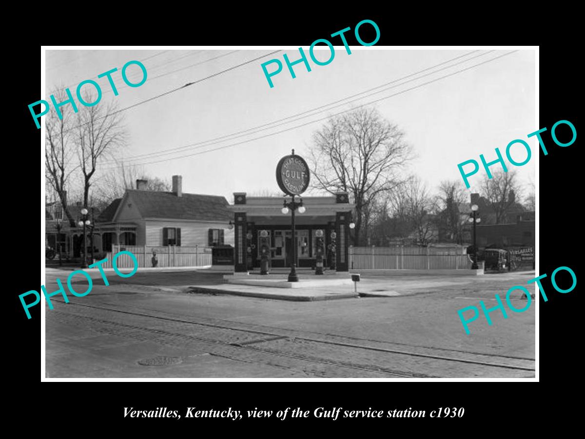 OLD LARGE HISTORIC PHOTO OF VERSAILLES KENTUCKY, THE GULF OIL GAS STATION c1930