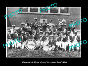 OLD LARGE HISTORIC PHOTO OF FREMONT MICHIGAN, THE TOWN CONCERT BAND c1940