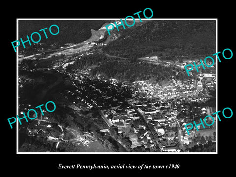 OLD LARGE HISTORIC PHOTO OF EVERETT PENNSYLVANIA, AERIAL VIEW OF THE TOWN c1940