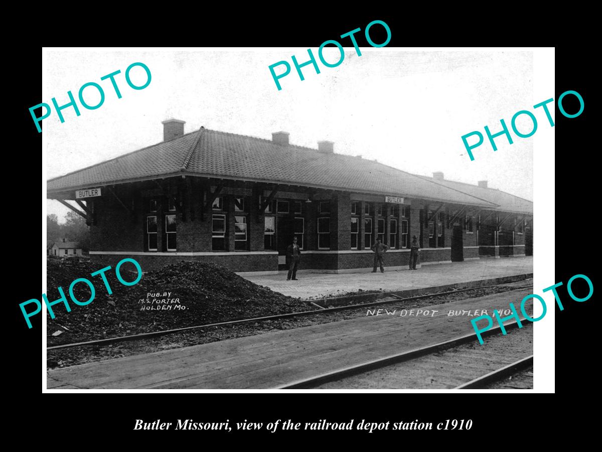 OLD LARGE HISTORIC PHOTO OF BUTLER MISSOURI, THE RAILROAD DEPOT STATION c1910