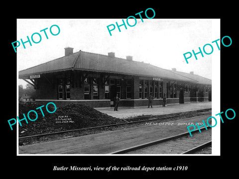OLD LARGE HISTORIC PHOTO OF BUTLER MISSOURI, THE RAILROAD DEPOT STATION c1910