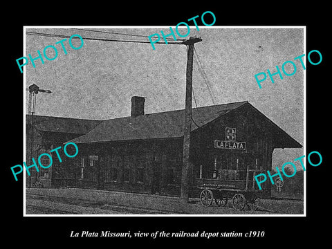 OLD LARGE HISTORIC PHOTO OF LA PLATA MISSOURI, VIEW OF THE RAILROAD DEPOT c1910