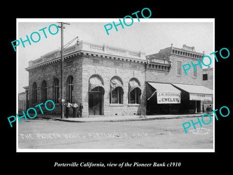 OLD LARGE HISTORIC PHOTO OF PORTERVILLE CALIFORNIA, THE PIONEER BANK c1910