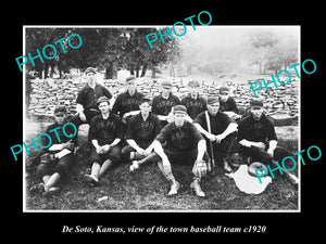 OLD LARGE HISTORIC PHOTO DE SOTO KANSAS, THE TOWN BASEBALL TEAM c1920