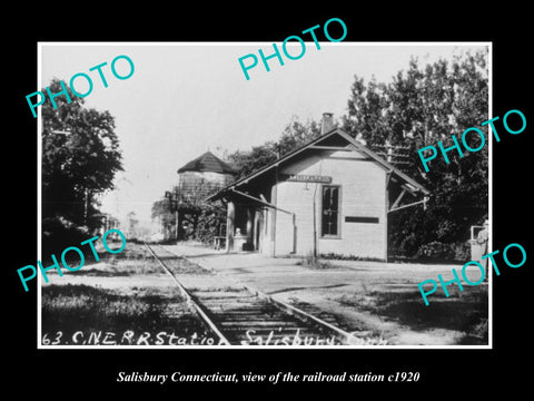 OLD LARGE HISTORIC PHOTO OF SALISBURY CONNECTICUT, THE RAILROAD STATION c1920