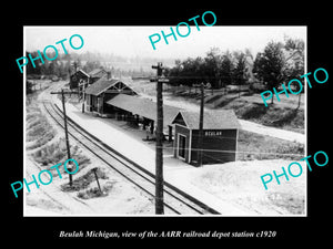 OLD LARGE HISTORIC PHOTO OF BEULAH MICHIGAN, THE RAILROAD DEPOT STATION c1920