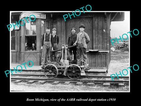 OLD LARGE HISTORIC PHOTO OF BOON MICHIGAN, THE RAILROAD DEPOT STATION c1910