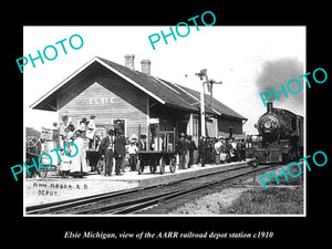 OLD LARGE HISTORIC PHOTO OF ELSIE MICHIGAN, THE RAILROAD DEPOT STATION c1910