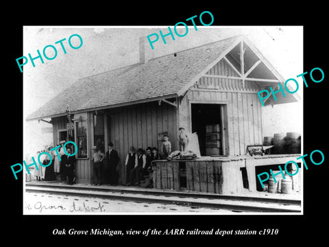 OLD LARGE HISTORIC PHOTO OF OLD GROVE MICHIGAN, THE RAILROAD DEPOT STATION c1910