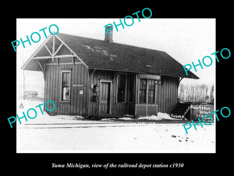 OLD LARGE HISTORIC PHOTO OF YUMA MICHIGAN, THE RAILROAD DEPOT STATION c1930