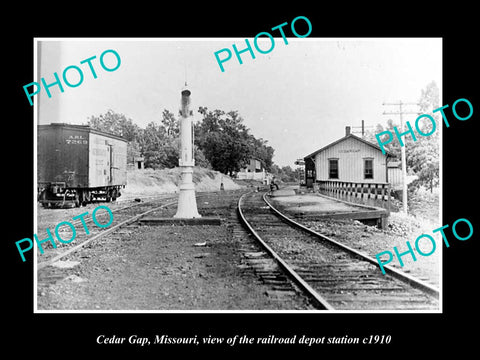 OLD LARGE HISTORIC PHOTO OF CEDAR GAP MISSOURI, THE RAILROAD DEPOT STATION c1910