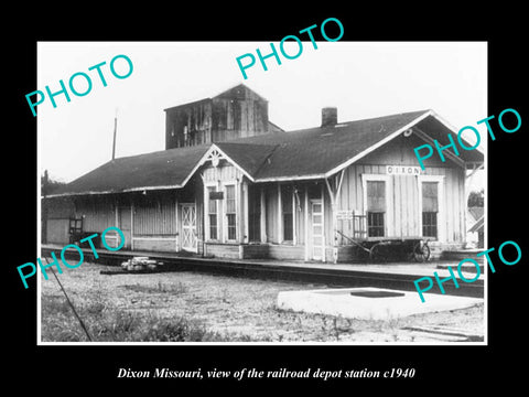 OLD LARGE HISTORIC PHOTO OF DIXON MISSOURI, THE RAILROAD DEPOT STATION c1940