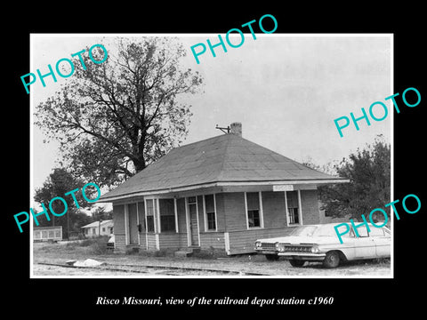 OLD LARGE HISTORIC PHOTO OF RISCO MISSOURI, THE RAILROAD DEPOT STATION c1960