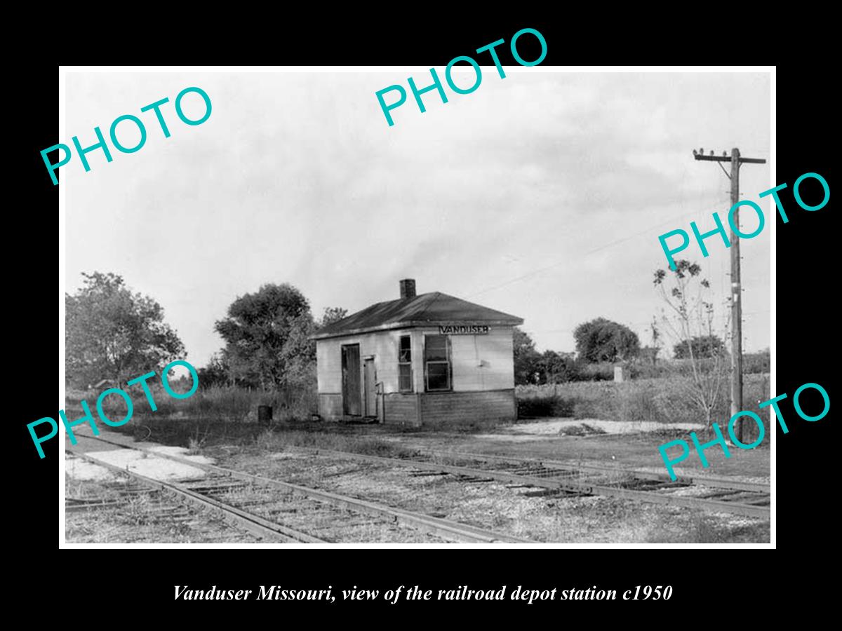 OLD LARGE HISTORIC PHOTO OF VANDUSER MISSOURI, THE RAILROAD DEPOT STATION c1950