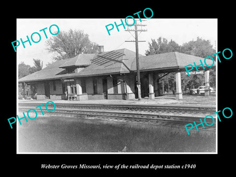 OLD LARGE HISTORIC PHOTO OF WEBSTER GROVE MISSOURI, THE RAILROAD DEPOT c1940