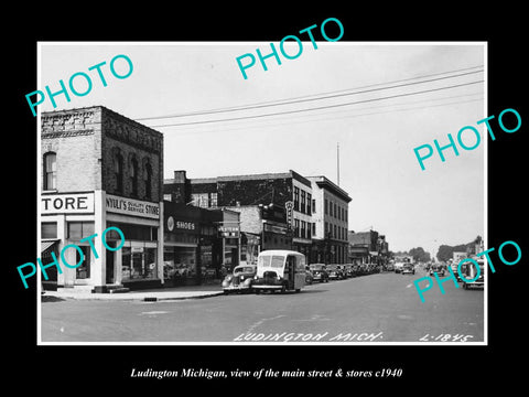 OLD LARGE HISTORIC PHOTO OF LUDINGTON MICHIGAN, THE MAIN STREET & STORES c1950