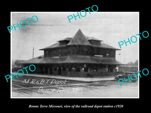 OLD LARGE HISTORIC PHOTO OF BONNE TERRE MISSOURI, THE RAILROAD STATION c1920