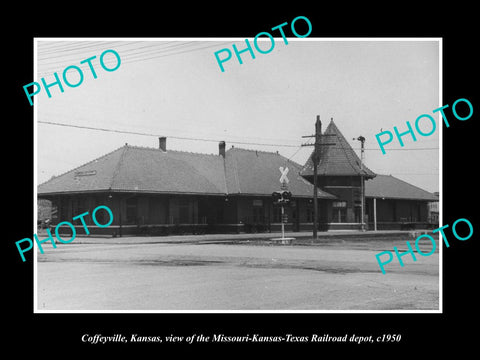 OLD HISTORIC PHOTO OF COFFEYVILLE KANSAS, THE MKT RAILROAD DEPOT c1950