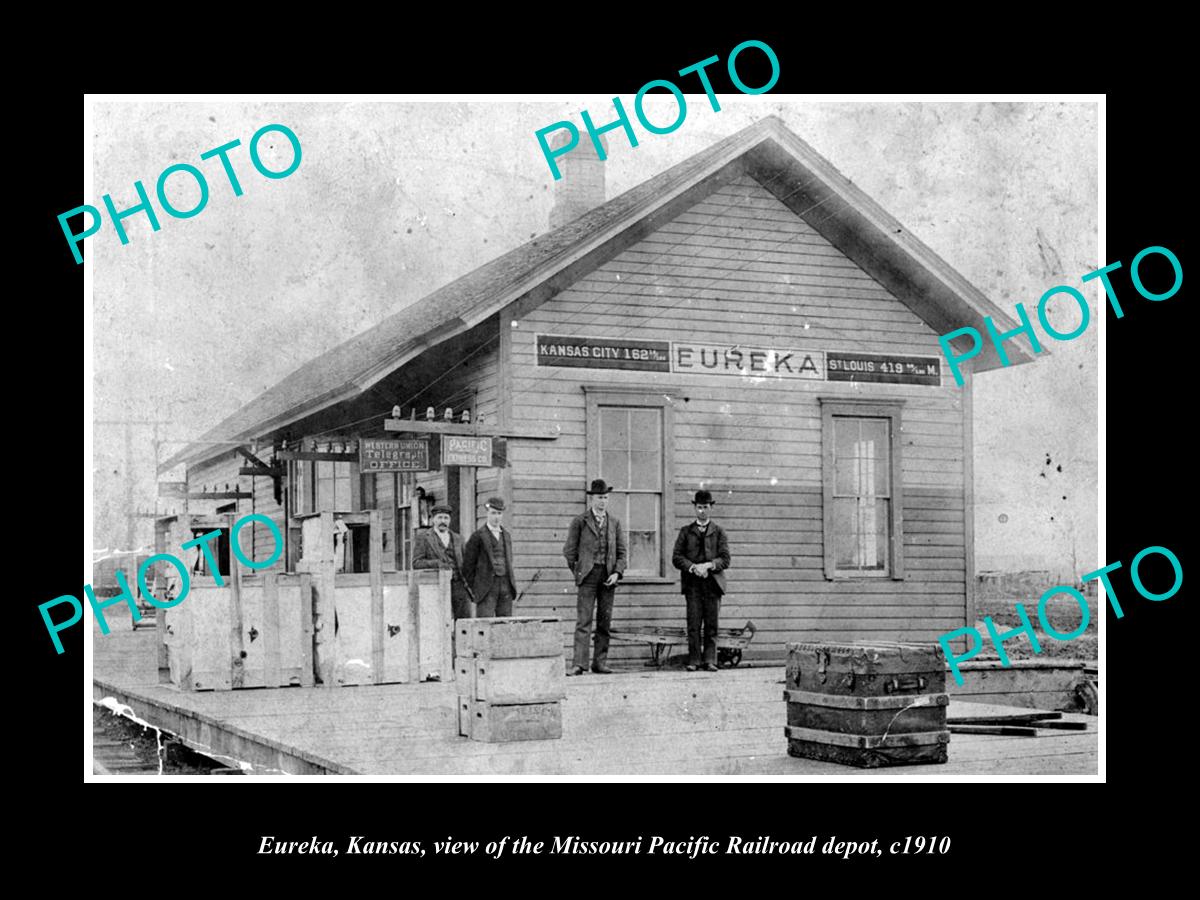 OLD HISTORIC PHOTO OF EUREKA KANSAS, MISSOURI PACIFIC RAILROAD DEPOT c1910