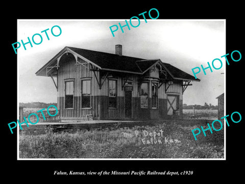 OLD HISTORIC PHOTO OF FALUN KANSAS, MISSOURI PACIFIC RAILROAD DEPOT c1920