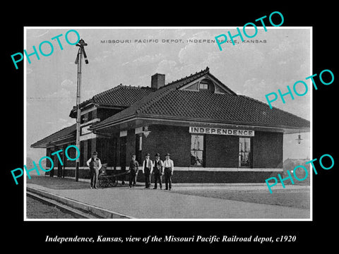 OLD HISTORIC PHOTO OF INDEPENDENCE KANSAS, MISSOURI PACIFIC RAILROAD DEPOT c1920