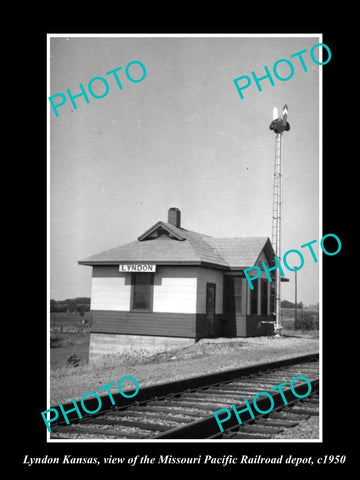 OLD HISTORIC PHOTO OF LYNDON KANSAS, MISSOURI PACIFIC RAILROAD DEPOT c1950