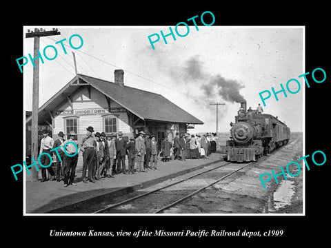 OLD HISTORIC PHOTO OF UNIONTOWN KANSAS, MISSOURI PACIFIC RAILROAD DEPOT c1909