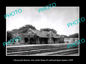 OLD LARGE HISTORIC PHOTO OF CHERRYVALE KANSAS, THE SANTA FE RAILROAD DEPOT c1950