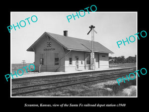 OLD LARGE HISTORIC PHOTO OF SCRANTON KANSAS, THE SANTA FE RAILROAD DEPOT c1940