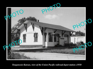 OLD LARGE HISTORIC PHOTO OF TONGANOXIE KANSAS, THE UNION RAILROAD DEPOT c1950