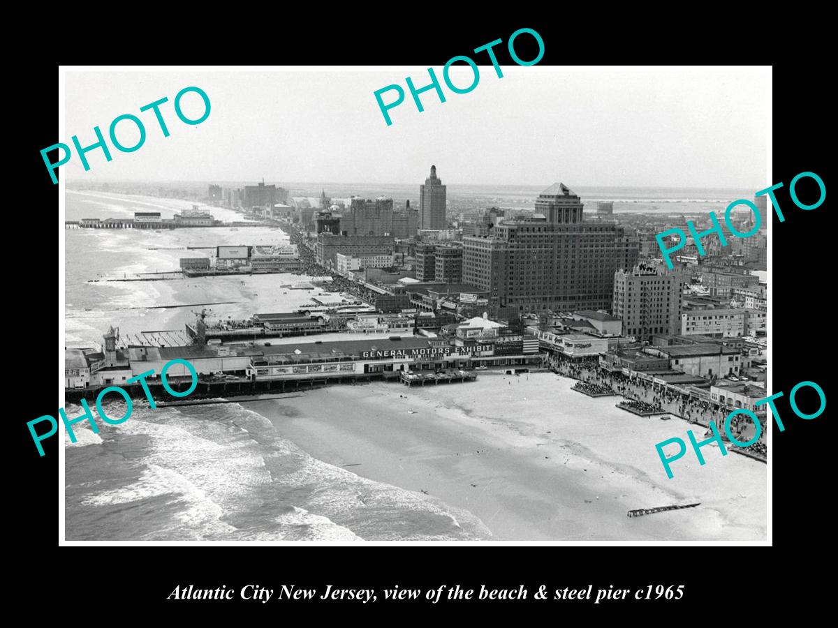 OLD LARGE HISTORIC PHOTO OF ATLANTIC CITY NEW JERSEY, THE BEACH & PIER c1965