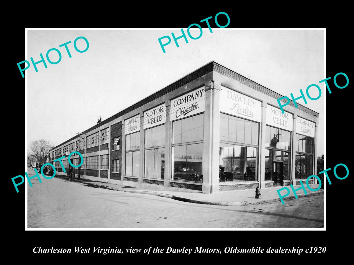 OLD LARGE HISTORIC PHOTO OF CHARLESTON WEST VIRGINIA OLDSMOBILE DEALERSHIP c1920