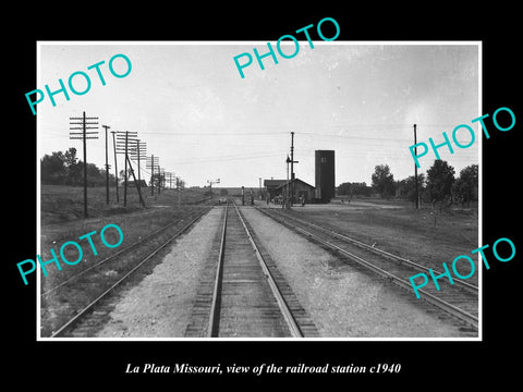OLD LARGE HISTORIC PHOTO OF LA PLATA MISSOURI, THE RAILROAD DEPOT STATION c1940