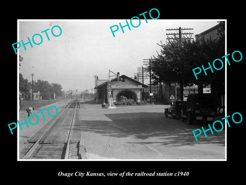 OLD LARGE HISTORIC PHOTO OF OSAGE CITY KANSAS, THE RAILROAD DEPOT STATION c1940