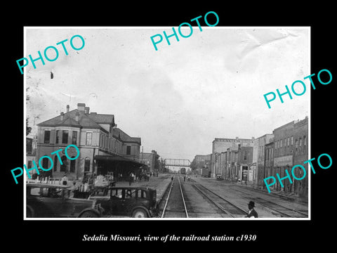 OLD LARGE HISTORIC PHOTO OF SEDALIA MISSOURI, THE RAILROAD DEPOT STATION c1930