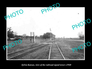 OLD LARGE HISTORIC PHOTO OF SYLVIA KANSAS, THE SANTE FE RAILROAD DEPOT c1940