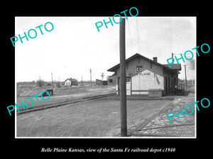 OLD LARGE HISTORIC PHOTO OF BELLE PLAINE KANSAS THE SANTA FE RAILROAD DEPOT 1940