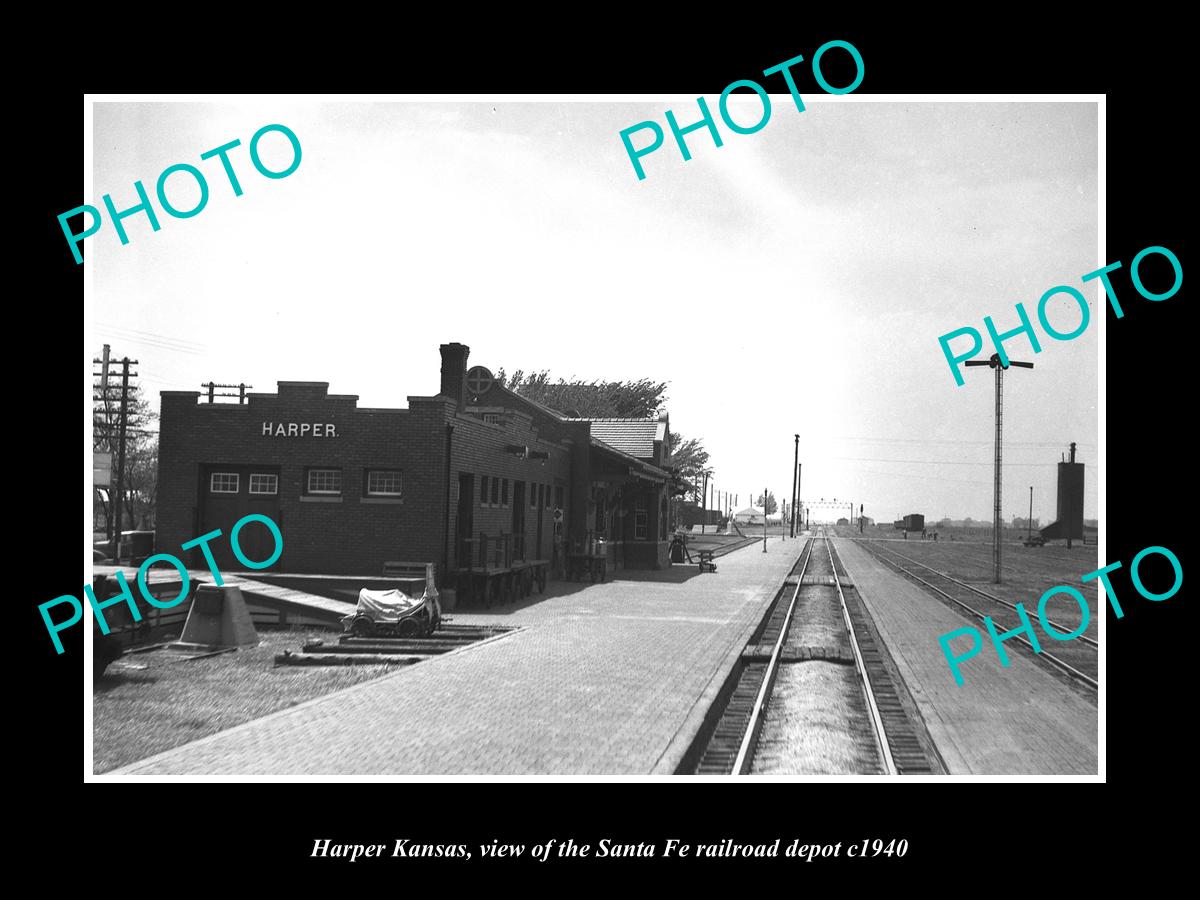 OLD LARGE HISTORIC PHOTO OF HARPER KANSAS, THE SANTE FE RAILROAD STATION c1940